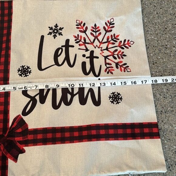HOLIDAY Lot of 2 NEW Pillow Covers With Bonus Threshold NWT Wreath - Picture 7 of 11